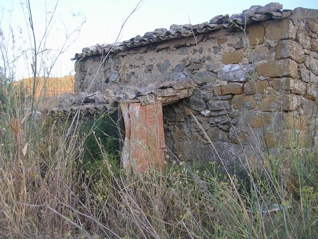 TERRENO E CASA GRIMALDI CDA BISSANA
