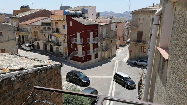 CASA TRAINA CUTRONE VICOLO NUARA
