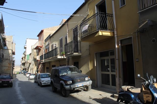 APT VIZZI PRIMO PIANO E PIANO TERRA - VIA CINQUEMANI