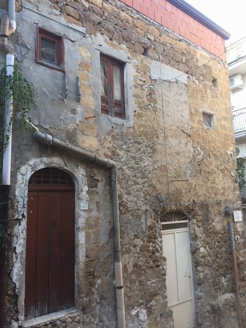 CASA LOMBARDO CORNER SALITA CONVENTO AND VIA ARFELI