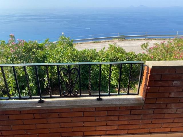 VILLA PANORAMICA A MARE – PIRAINO (ME)