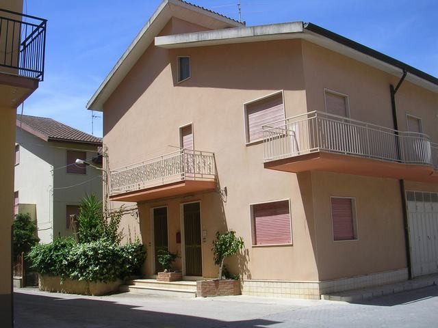 VILLA CON GIARDINO – COLLURA