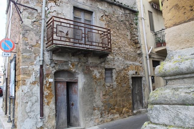 HISTORIC STONE HOUSE CASA RE – CORSO VITTORIO EMANUELE E VIA CORDOVA