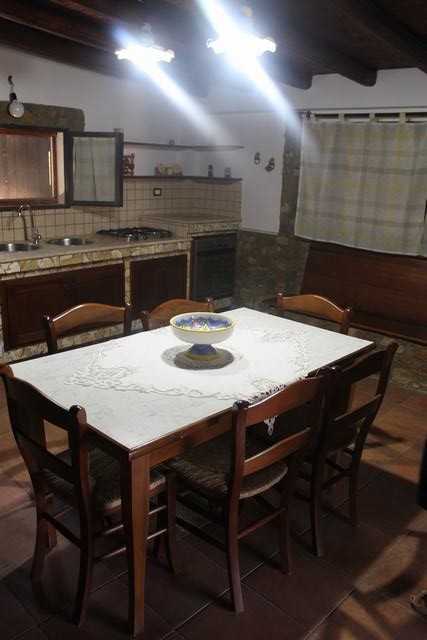 VILLA CON PISCINA - CARUBIA CDA MARULLO