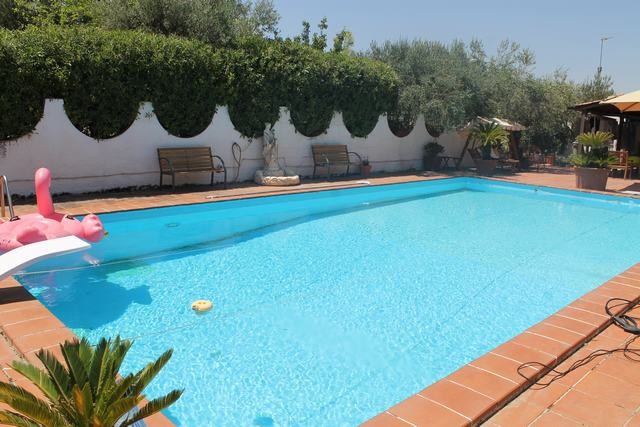 VILLA CON PISCINA - CARUBIA CDA MARULLO