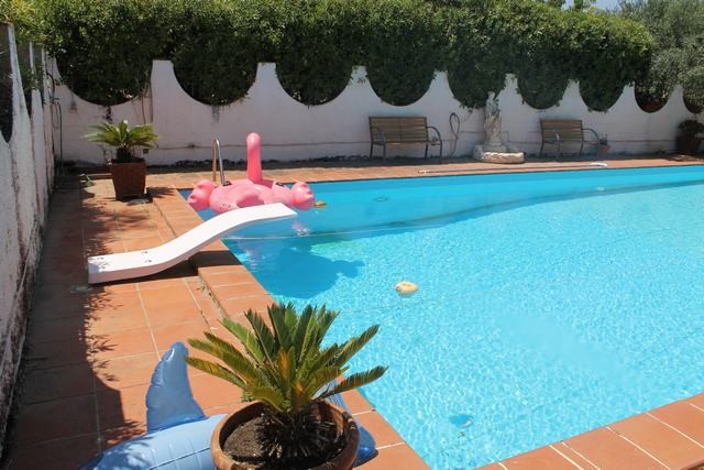 VILLA CON PISCINA - CARUBIA CDA MARULLO
