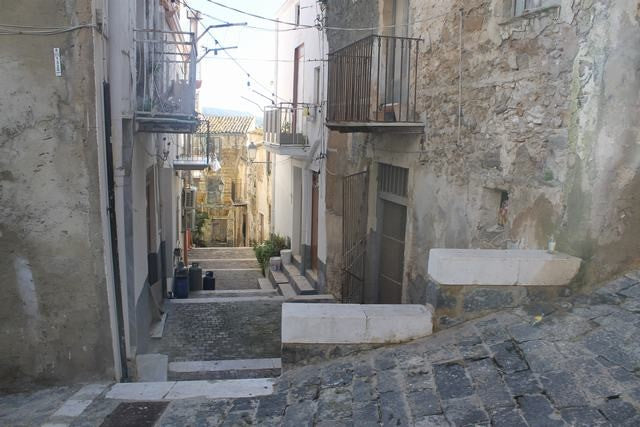 CASA MILIZIANO VIA CASALE – SICULIANA (AG)