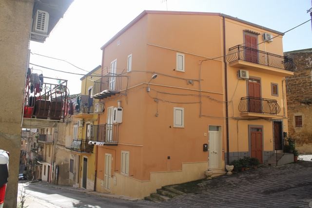CASA TAORMINA VIA CALDERAI