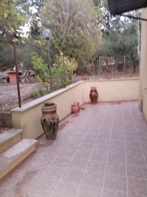 VILLETTA E TERRENO A GIULIANA (PA)