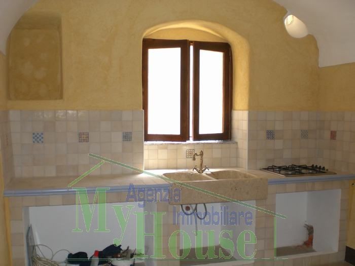 HISTORIC STONE HOUSE IN VIA GIUSEPPE LA CORTE - PROPERTY IN SICILY