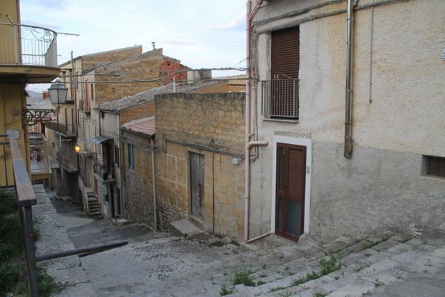 MAGAZZINO CIRAOLO – ARAGONA (AG)