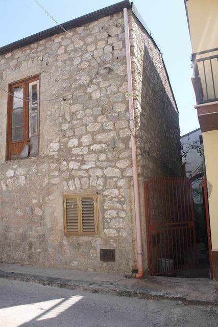 HOUSE WITH GARDEN – CALDARA SAN BIAGIO PLATANI (AG)