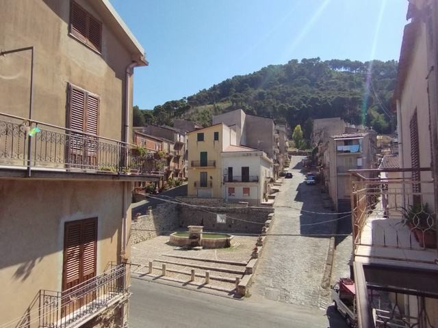 CASA PANORAMICA DI MAGGIO – SANTO STEFANO QUISQUINA (AG)