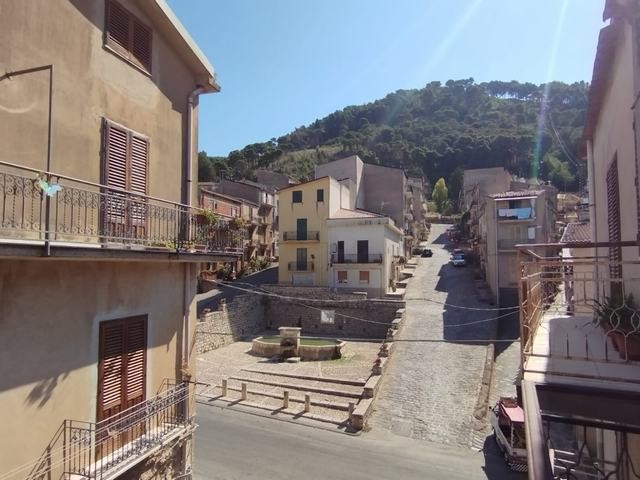 CASA PANORAMICA DI MAGGIO – SANTO STEFANO QUISQUINA (AG)