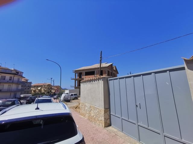 HOUSE AND LAND GUIDA - CORSO CINQUEMANI ARCURI