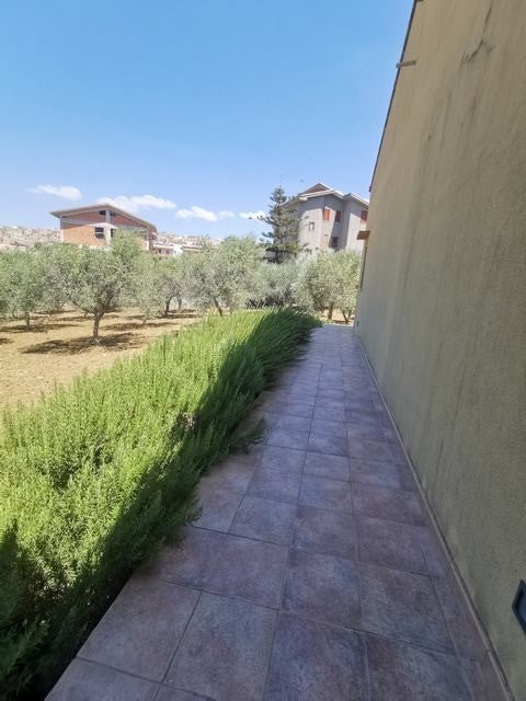 HOUSE AND LAND GUIDA - CORSO CINQUEMANI ARCURI