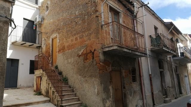 CASE CINQUEMANI – VIA PALERMO E VIA AMORMINO