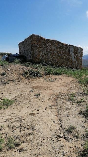 TERRENO E CASA CINQUEMANI VIA UGO FOSCOLO