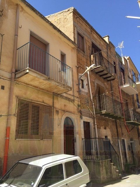 CASA DI MARIA VIA POGGIO E VIA MONTUORO - PROPERTY IN SICILY