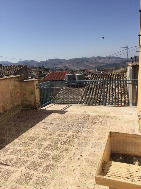 CASA DI MARIA VIA POGGIO E VIA MONTUORO - PROPERTY IN SICILY