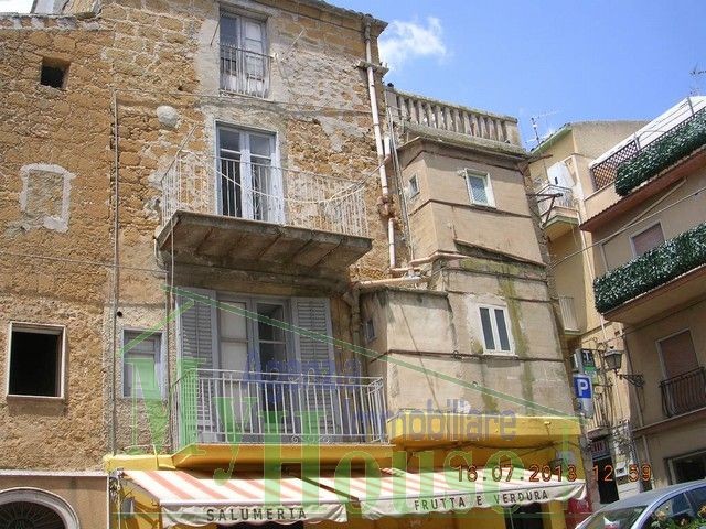 CASA PERCONTI PIAZZETTA CARMELO