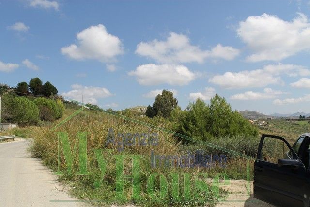 HOUSE AND LAND GIUSEPPE CONTRADA QUARTO DI ROCCHI - PROPERTY IN SICILY