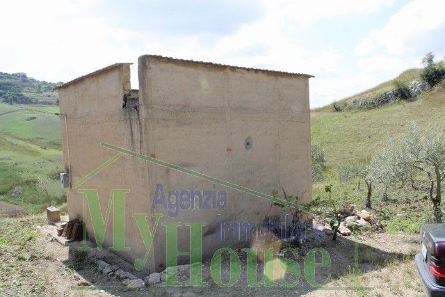 HOUSE AND LAND GIUSEPPE CONTRADA QUARTO DI ROCCHI - PROPERTY IN SICILY