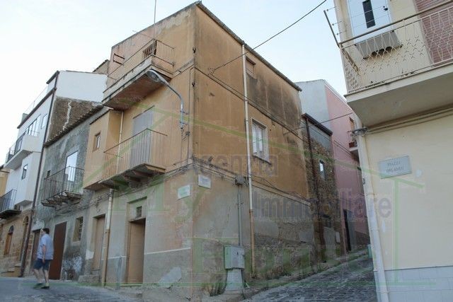 CASA CASTAGNA VIA PALERMO - PROPERTY IN SICILY