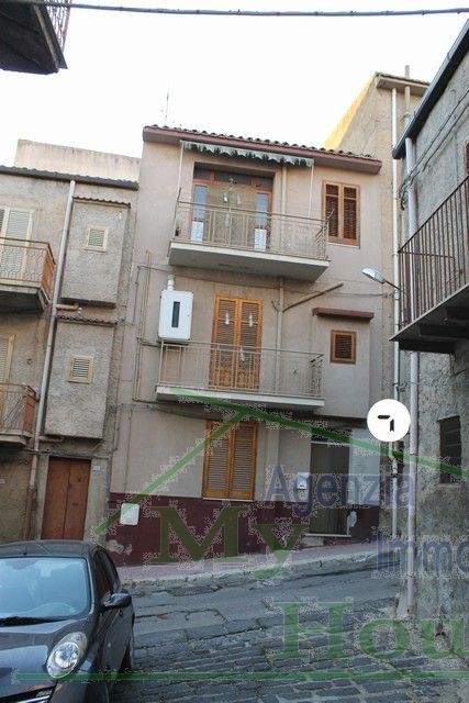 CASA DI CHIAZZA SALITA CARMELO - PROPERTY IN SICILY