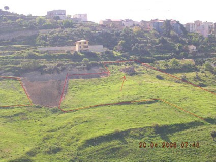 Piccola casa e terreno vicino al centro (Contrada Pozzillo)