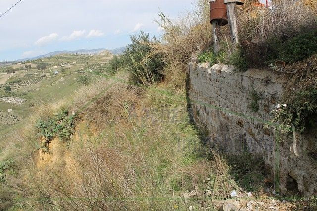 FABBRICATO RURALE E TERRENO CDA MARULLO