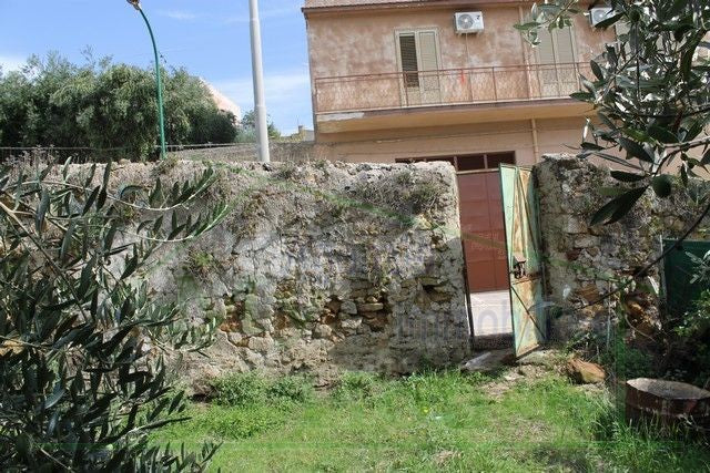 FABBRICATO RURALE E TERRENO CDA MARULLO