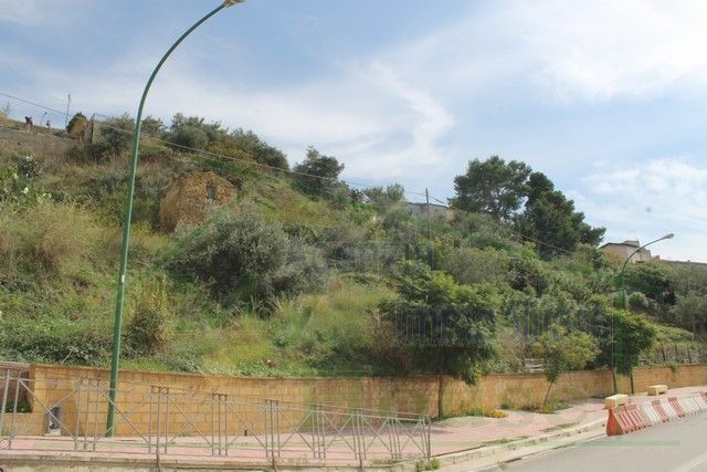 FABBRICATO RURALE E TERRENO CDA MARULLO