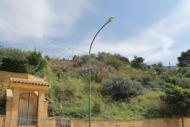 FABBRICATO RURALE E TERRENO CDA MARULLO