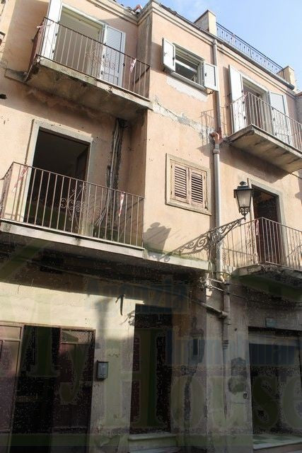 CASA PERCONTI CORSO CINQUEMANI