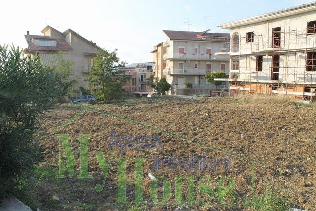 TERRENO EDIFICABLE PROVENZANO - VIA LEOPARDI E VIA VERGA