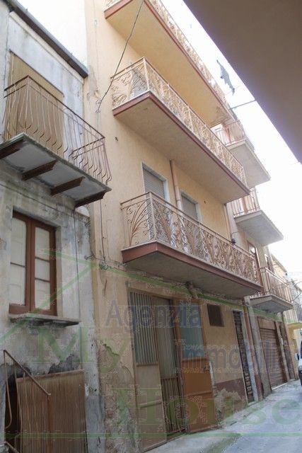 CASA DI PRAZZA VIA CRISPI - PROPERTY IN SICILY