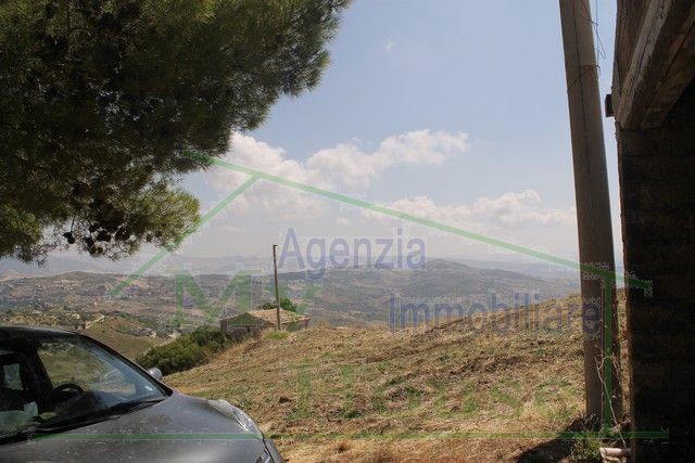 HOUSE AND LAND PARRINO IN CONTRADA CABIBI (ALESSANDRIA)