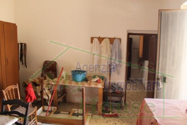 HOUSE AND LAND PARRINO IN CONTRADA CABIBI (ALESSANDRIA)