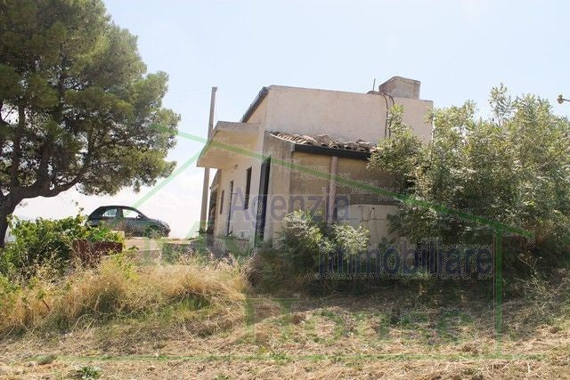 HOUSE AND LAND PARRINO IN CONTRADA CABIBI (ALESSANDRIA)