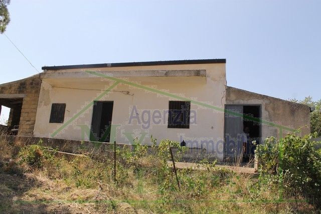 HOUSE AND LAND PARRINO IN CONTRADA CABIBI (ALESSANDRIA)
