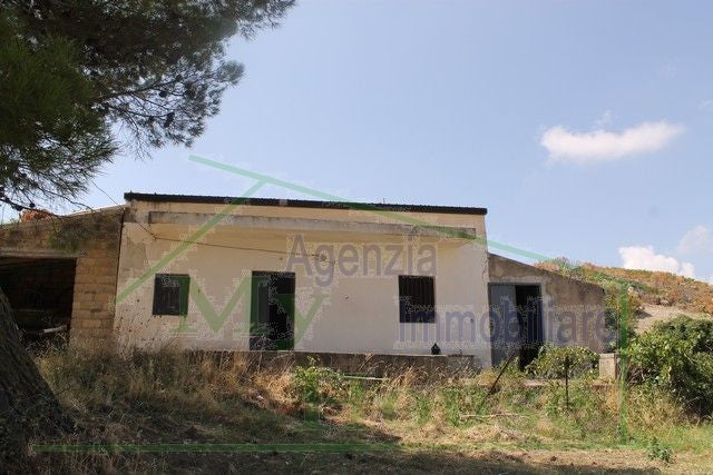 HOUSE AND LAND PARRINO IN CONTRADA CABIBI (ALESSANDRIA)