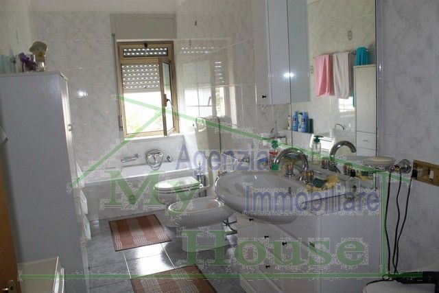 APT POLLARI VIA GIORGIO LA PIRA