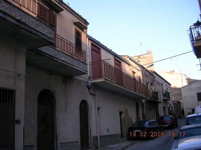 HOUSE WITH GARDEN RE VIA FIDANZA - PROPERTY IN SICILY