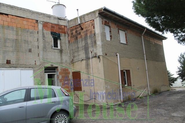VILLETTA FIORINO CONTRADA SAVARINI