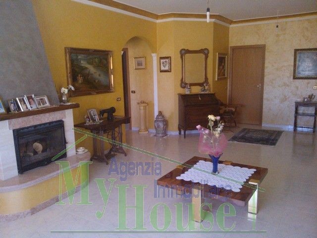 VILLA IN VIA NAZIONALE AD ALESSANRDIA - PROPERTY IN SICILY