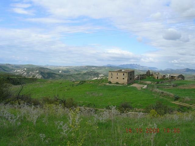 HOUSE AND LAND GAGLIANO BISSANA - PROPERTY IN SICILY