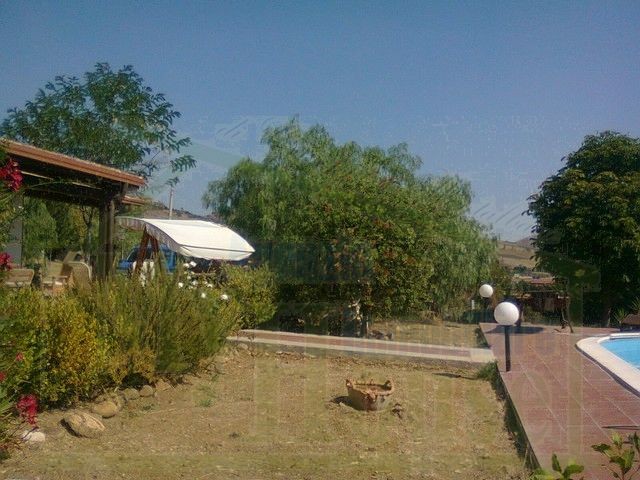 VILLA PANORAMICA A VILLAFRATI