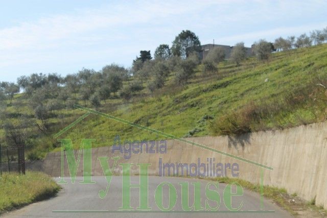 TERRENO FERRO CONTRADA QUARTO DI ROCCHI