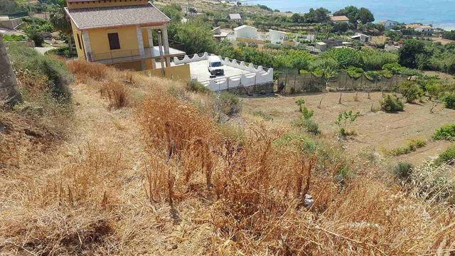 FANTASTICO TERRENO LUNGO LA COSTA SUD - PERGOLE REALMONTE